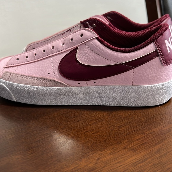 Nike Blazer Low '77 (GS) Big Kids' Pink Foam-Dark Beetroot - Picture 8 of 9